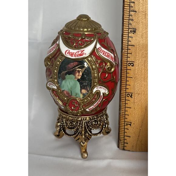Franklin Mint Collectors Egg Coca Cola Lady Elaine - Picture 8 of 8